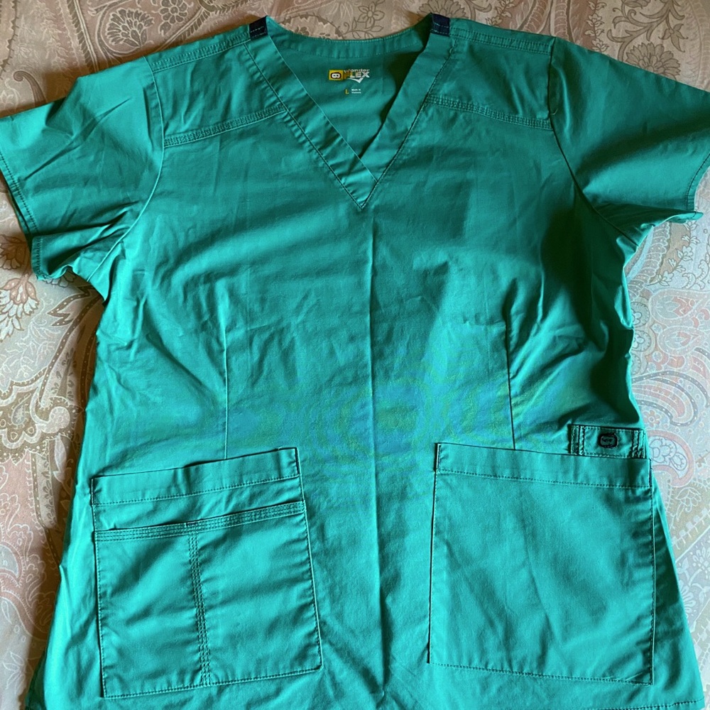 Scrub top